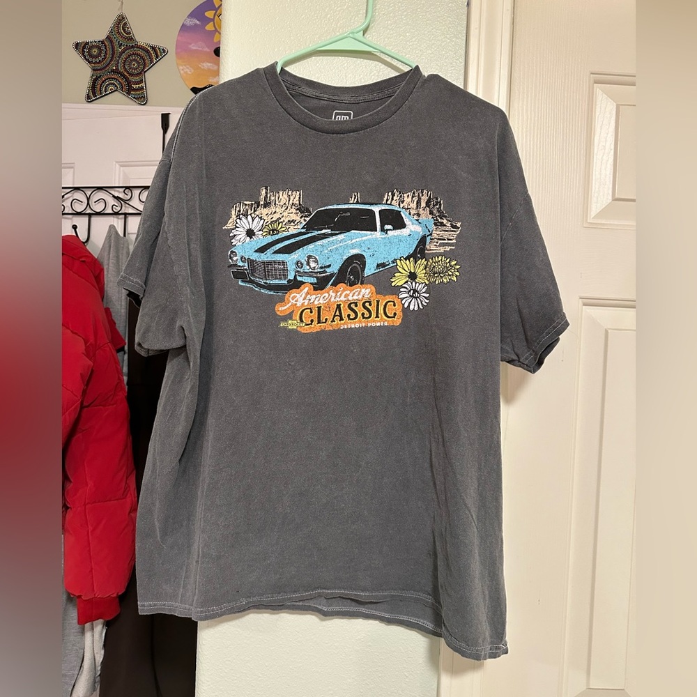 vintage looking t shirt